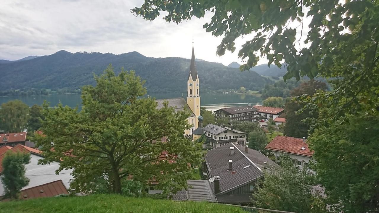 Vip Deluxe 107Qm Auf Zwei Etagen 1 Dopplezimmer Eg 1 Doppelzimmer Auf Der Galerie Sowie 2 Badezimmer Und Komplette Kueche Mit Mikrowelle Und Backofen Ideal Fuer 1 Bis 6 Gaeste Direkter Blick Auf Garten Und Bergblick Alles Nur Nicht 0815 Lejlighed Schliersee Eksteriør billede